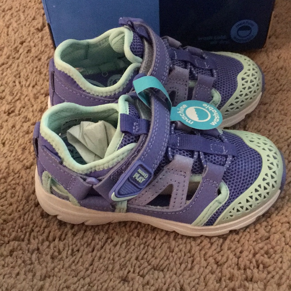New toddler girls stride rite shoes size 7